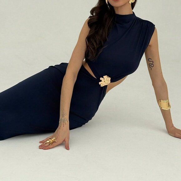 Blue Elegant Women's Metal Decor Hollow-Out Super Long Dress - Picture 1 of 6